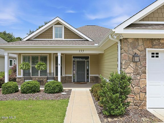 3rd image of 135 Heath Court