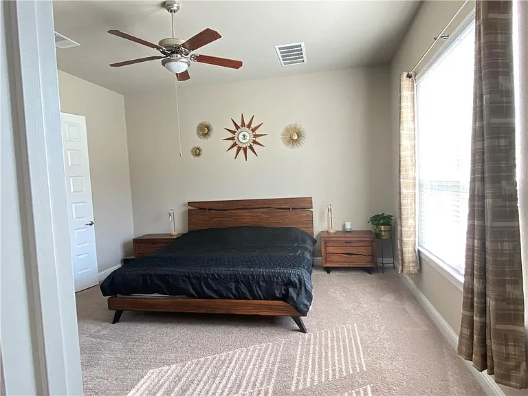 2905 Waterson St — Photo 15