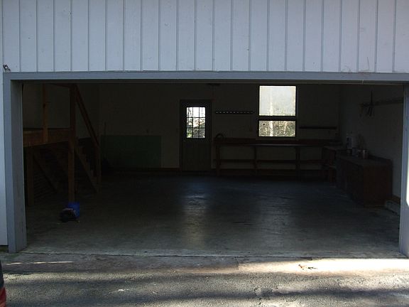 3rd image of 1547 Montana Sq