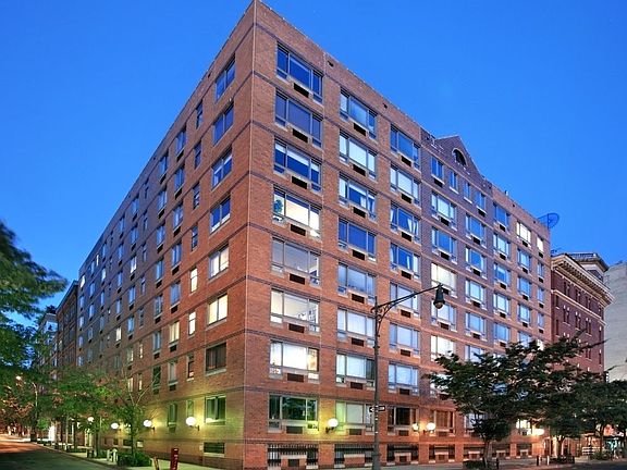 3rd image of 110 Horatio St APT 102