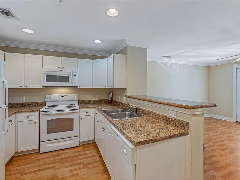 1725 Harvey Mitchell Pkwy S #1530 — Photo 8