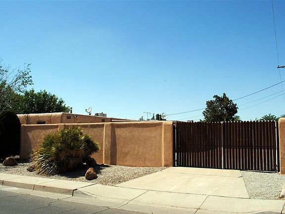 3rd image of 3300 Madeira Dr NE