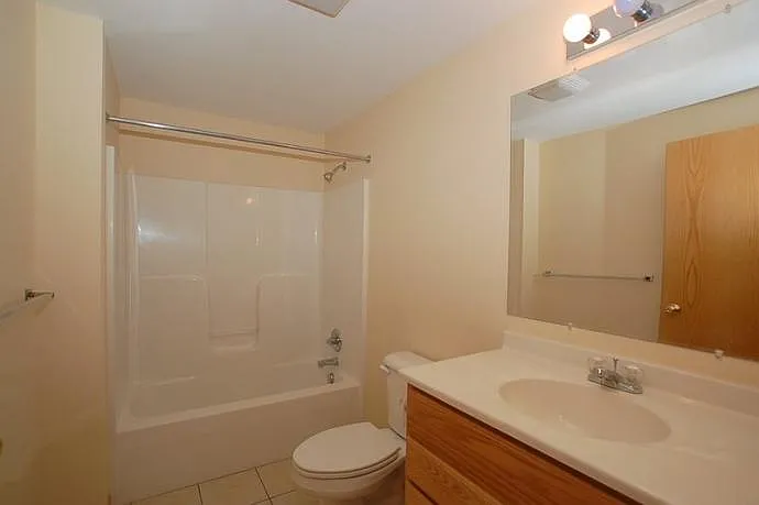 8318 Mansion Hill Ave — Photo 5