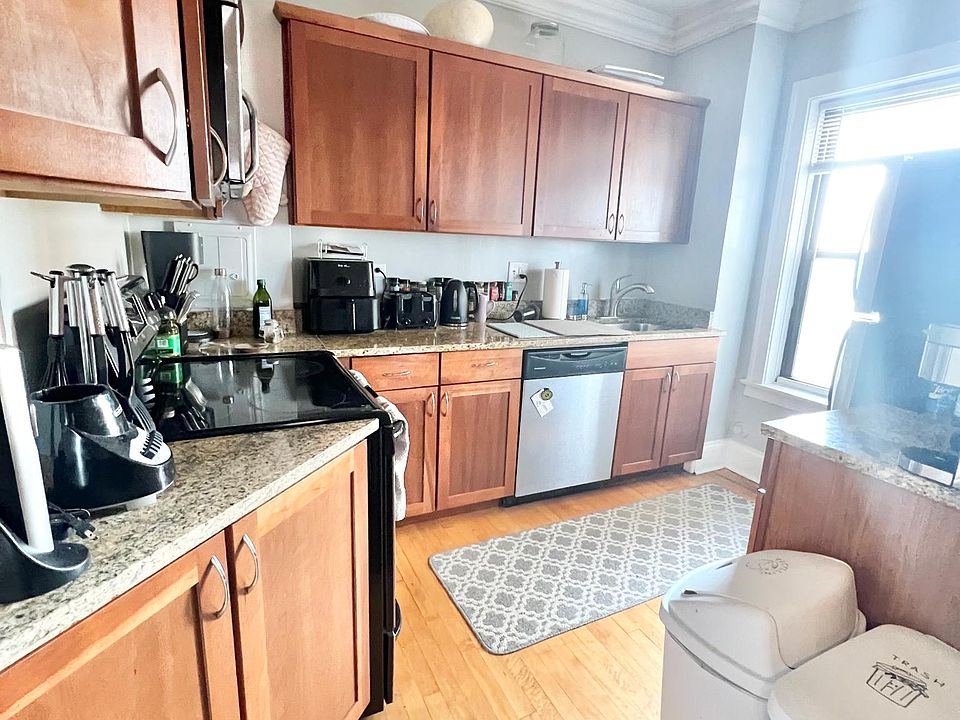 1st image of 2440 N Clark St #1202