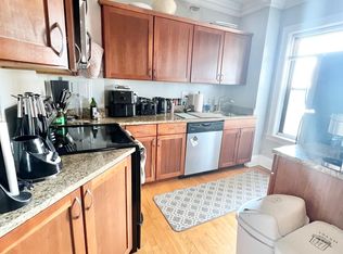2440 N Clark St #1202, Chicago, IL 60614