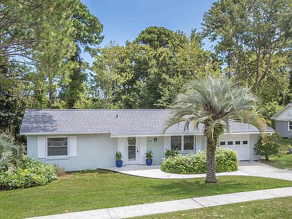 2nd image of 470 Casuarina Cir