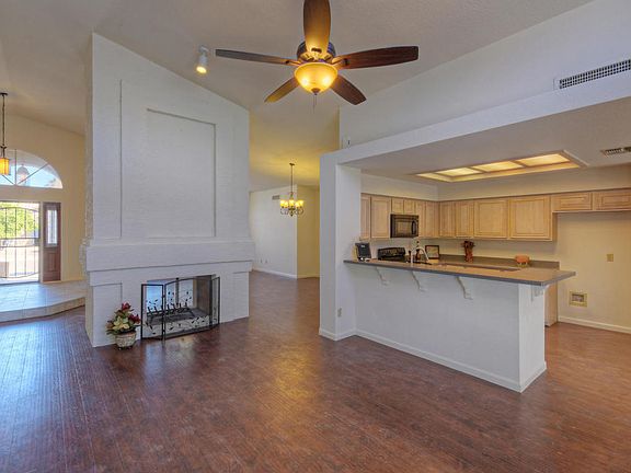 5th image of 16256 N 49th St