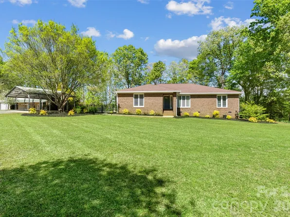 3654 S Dobys Bridge Rd, Fort Mill, SC 29715