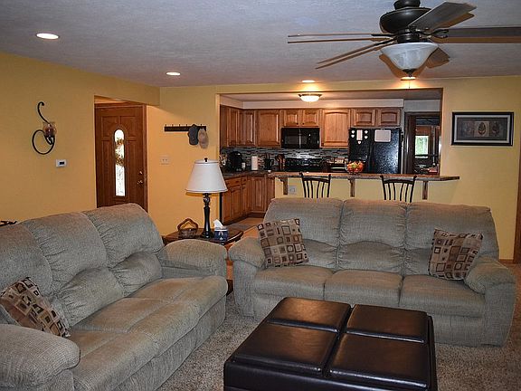 5th image of 1679 Anglewood Dr