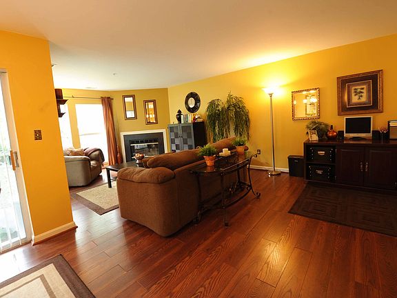 2nd image of 300 Juneberry Way Unit 2B