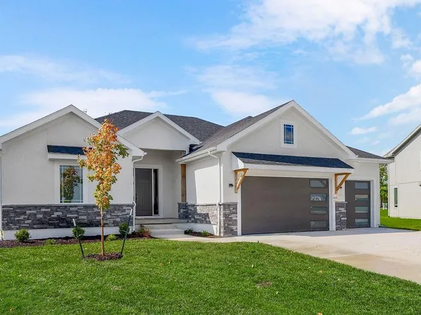 16527 W 166th Ct, Olathe, KS 66062