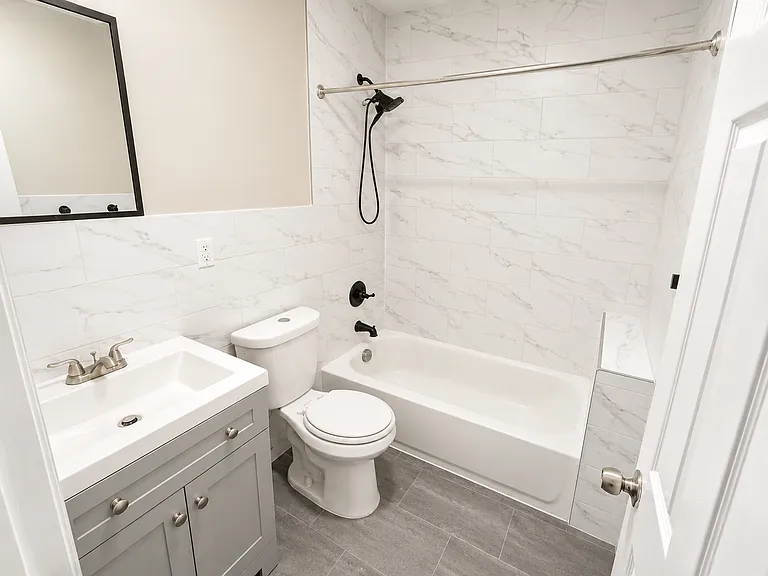 220 N 5th St #2C — Photo 9