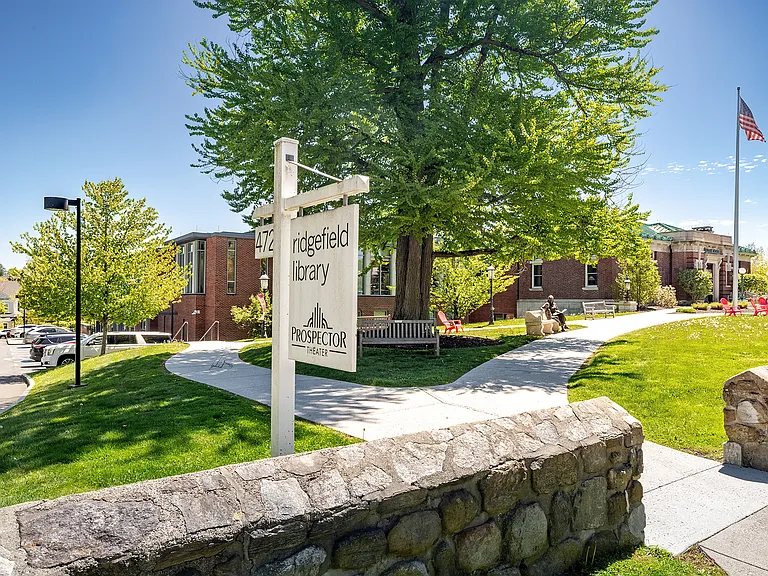 16 Crescent Dr — Photo 35