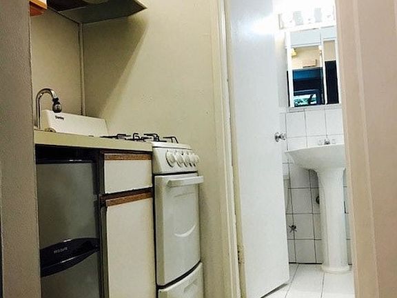 3rd image of 308 E 49th St APT 2C