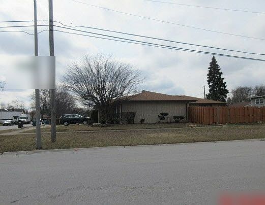 4th image of 16600 Evans Ave