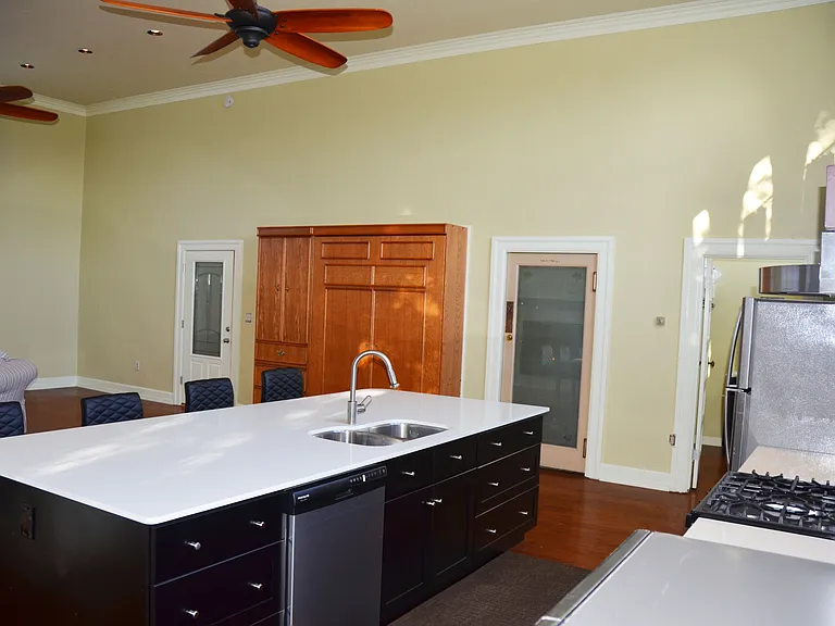 515 Market Ave — Photo 5