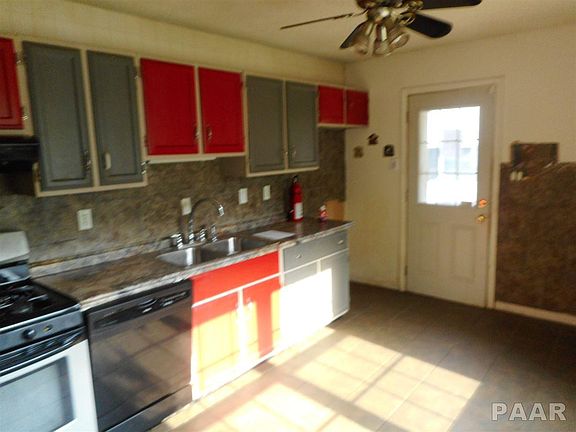 2nd image of 5814 N Andover Ct