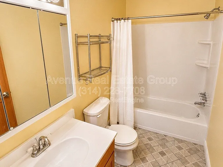 1 Wynstay Ave — Photo 5