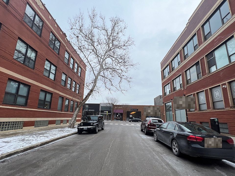 2nd image of 2012 W Saint Paul Ave APT 505
