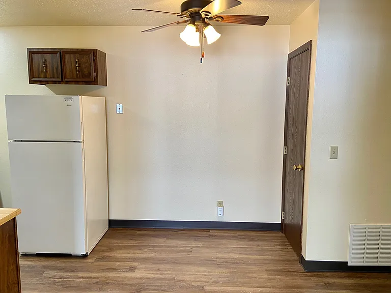 Windsor Crest Apartments — Photo 66
