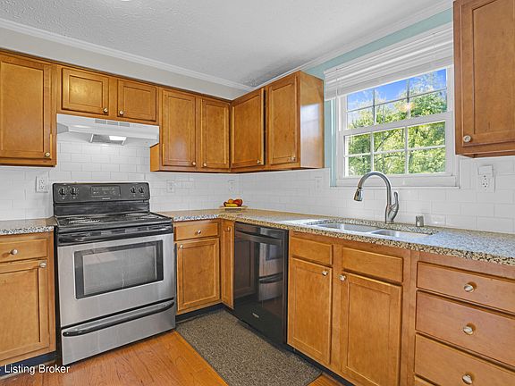 5th image of 9308 Plumwood Pl