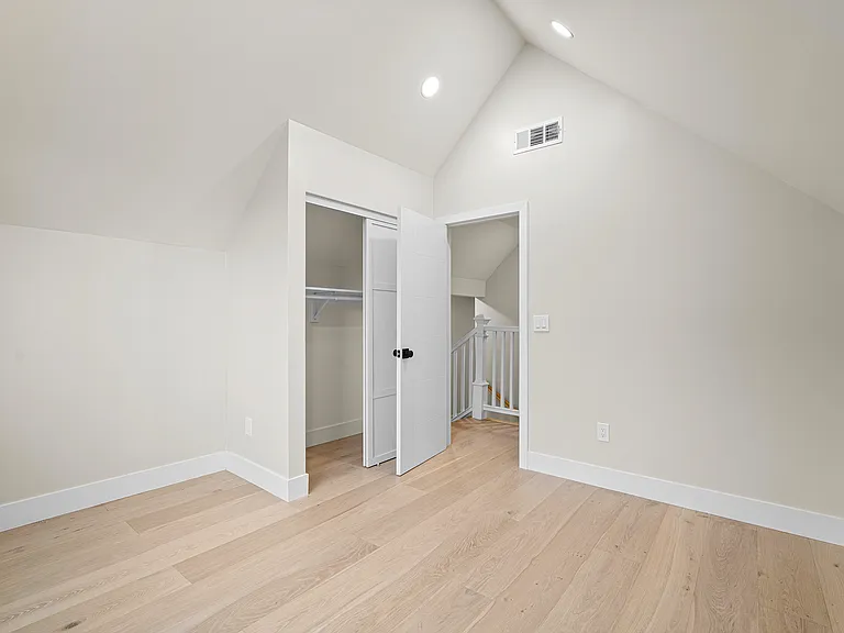 483 Boynton Ave — Photo 17
