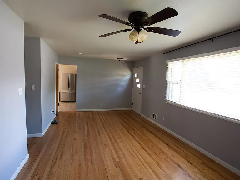 1060 Briarwood Rd — Photo 4