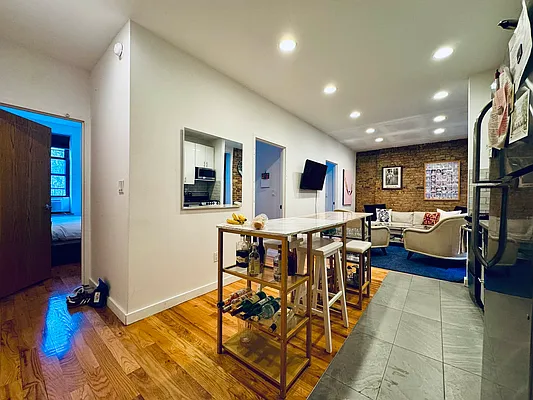 Rented by Metropolitan Property Group | media 1