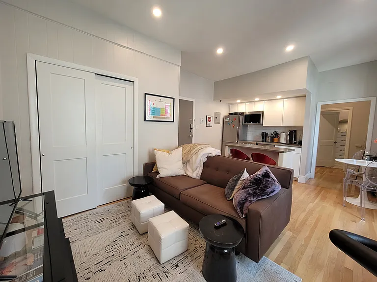 827 Boylston St #301 — Photo 7
