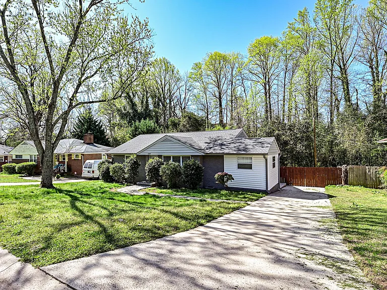 3307 Bonaire Dr — Photo 5