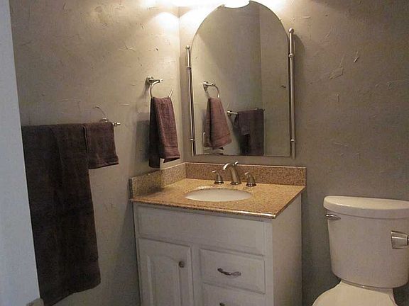 5th image of 2281 N Manor Dr
