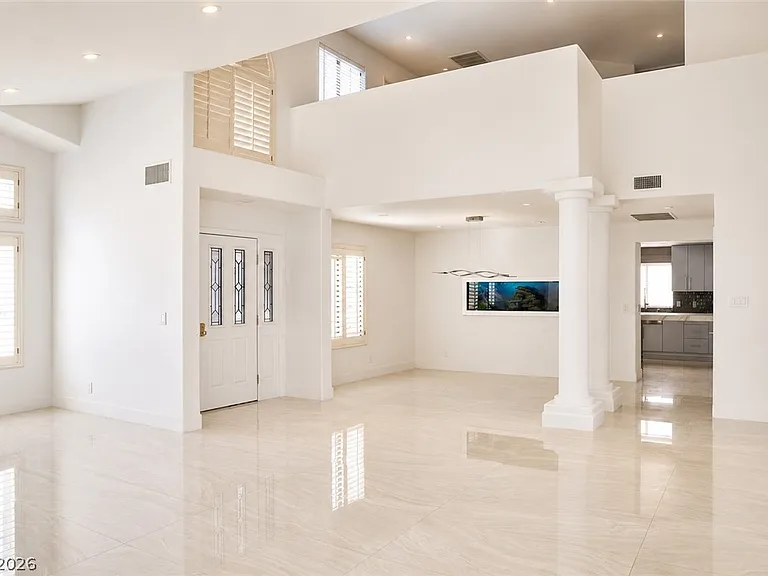 2308 Angelfire St — Photo 4