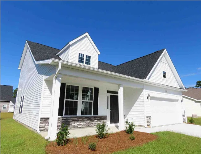 4 bed, 2.5 bath, 2005 sqft, $2,600 — Photo 1