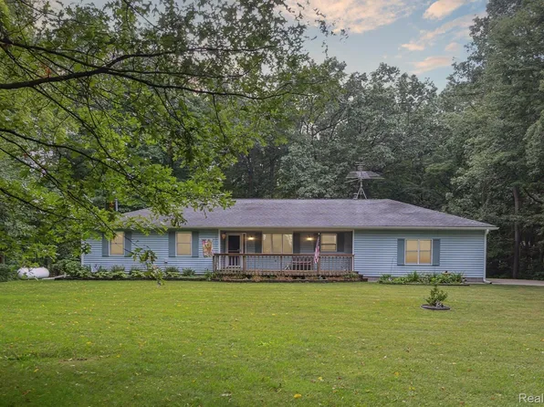 5420 Bradley Rd, Gregory, MI 48137