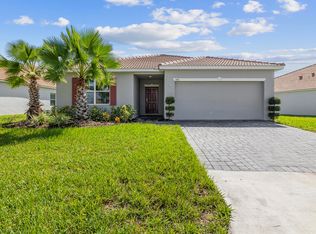 1416 Oak Marsh St, Davenport, FL 33837