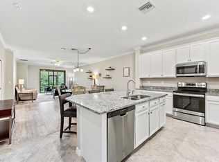 9072 Glenforest Dr, Naples, FL 34120
