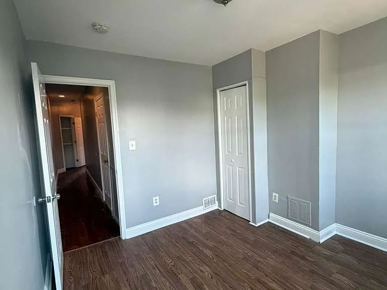 1814 Penrose Ave — Photo 8