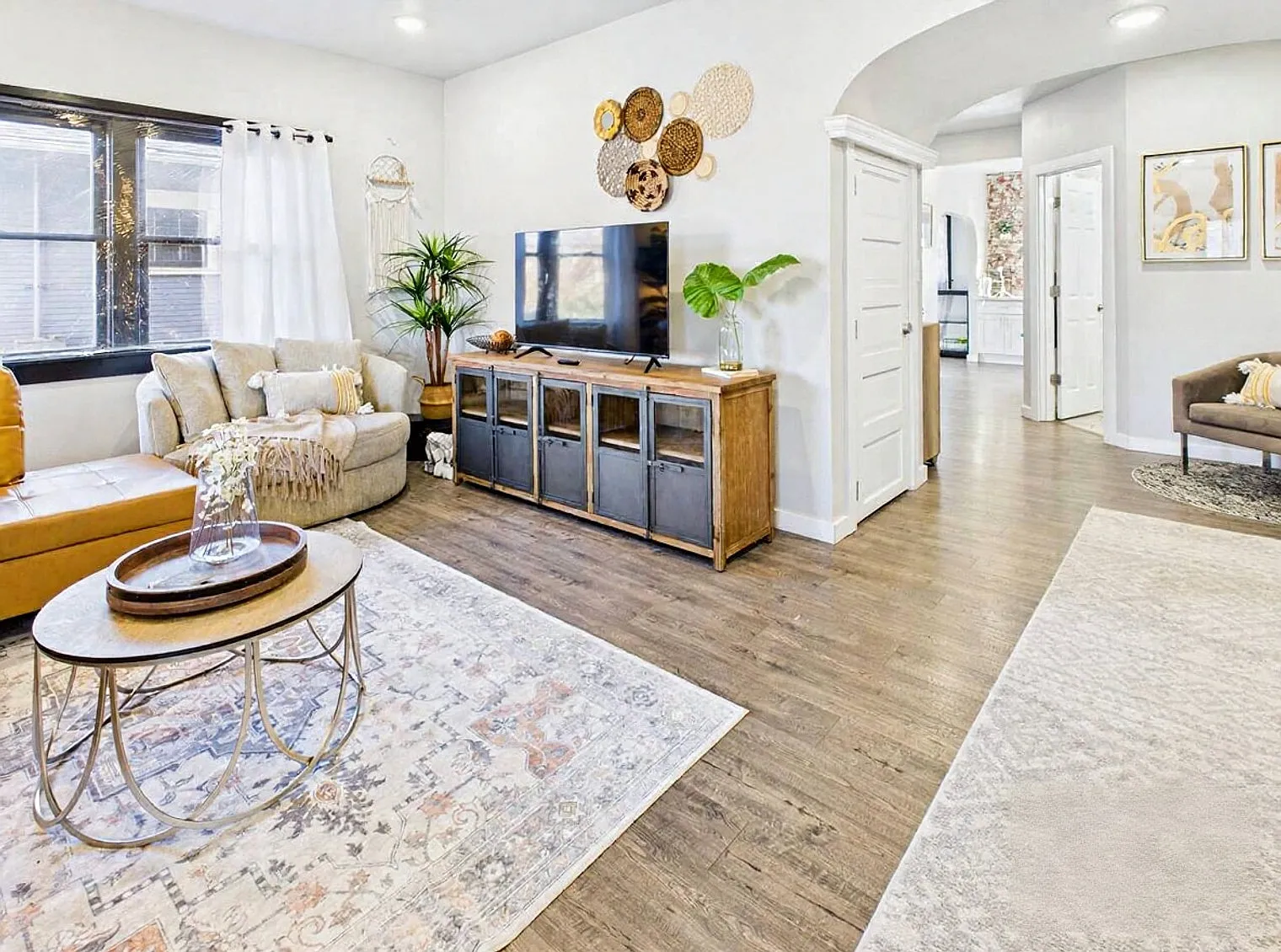 3 bed, 2.0 bath, 1496 sqft, $6,403 — Photo 3
