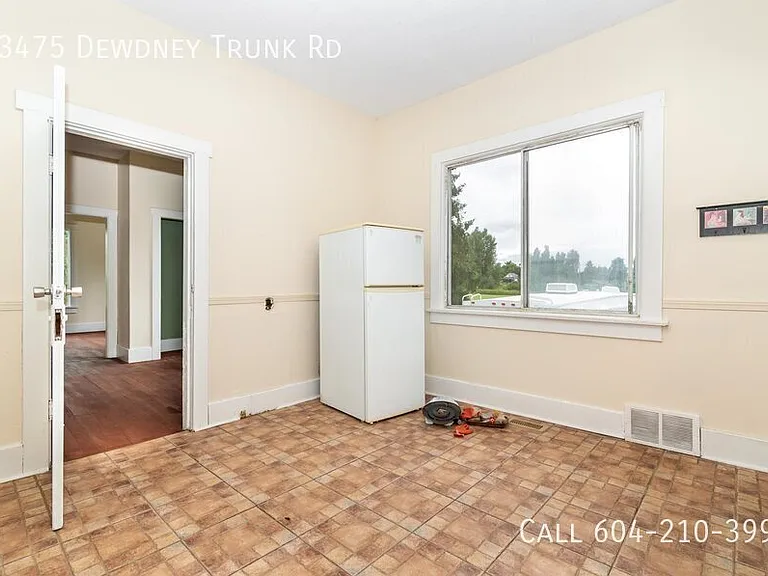 33475 Dewdney Trunk Rd — Photo 16