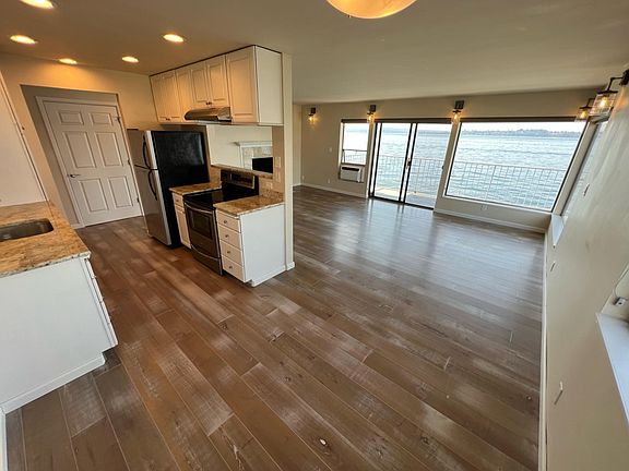 2nd image of 6421 Lake Washington Blvd NE APT 208