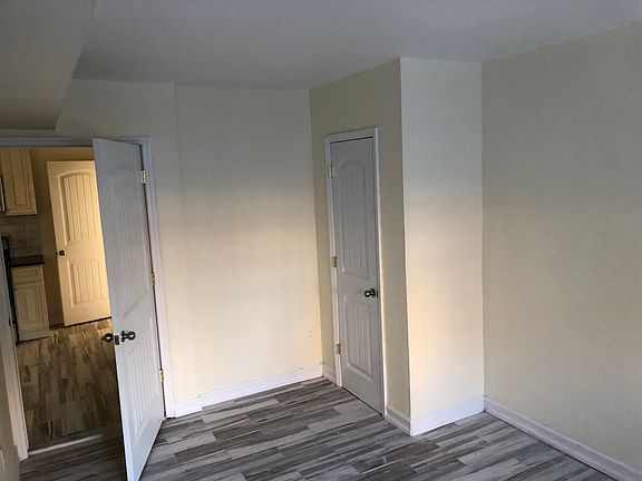 5th image of 4114 De Reimer Ave