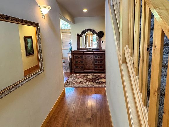 5th image of 10400 Estates Dr