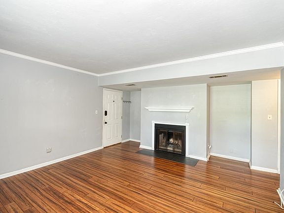 5th image of 304 S Franklin Blvd