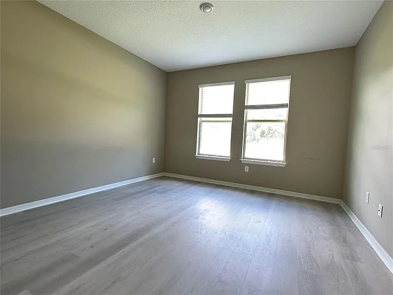 4923 Rolling Green Dr — Photo 18
