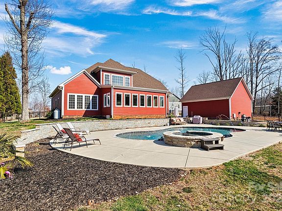 2nd image of 5452 Dolphin Ln