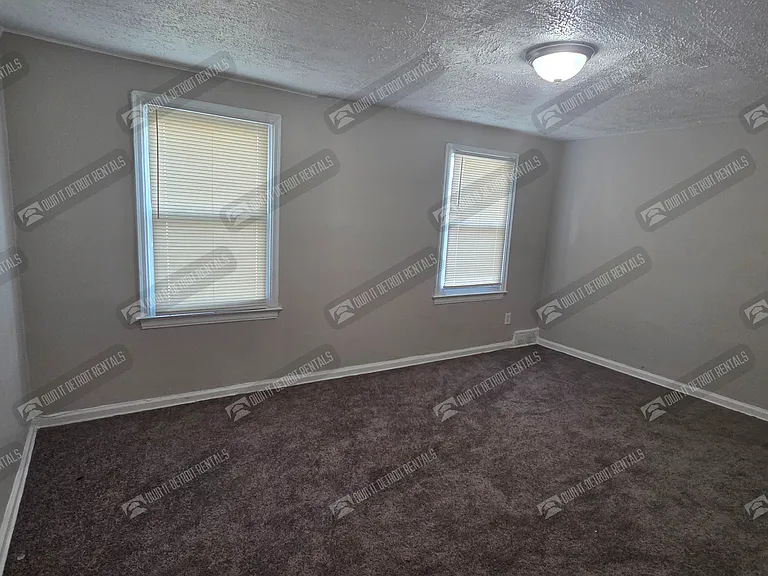 19335 Hoover St — Photo 11