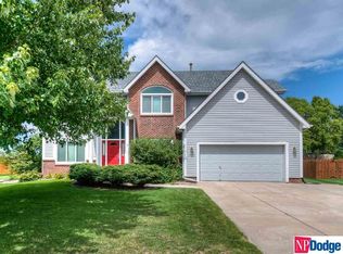 1209 Roland Dr, Papillion, NE 68046
