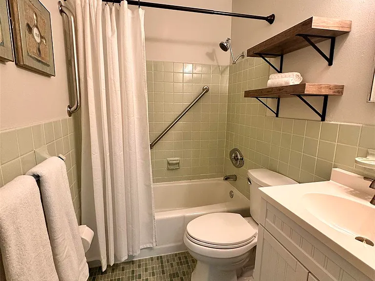 201 Pensacola Beach Rd #D3 — Photo 15