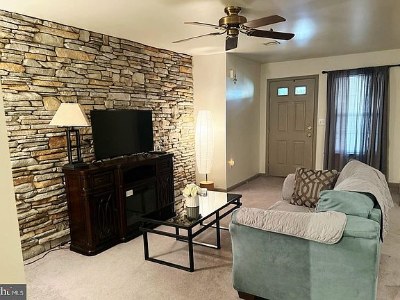 2nd image of 2828 Buxton Ct