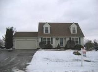 3360 Pine Creek Dr, Brighton, MI
